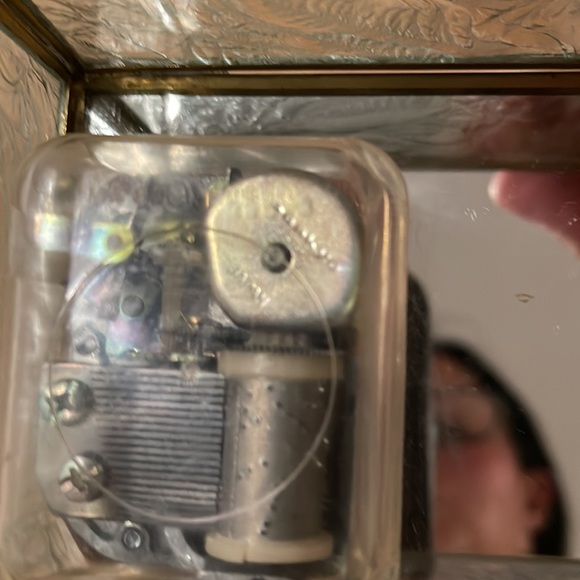 Vintage Brass and glass with pressed flowers trinket box/music box - Picture 8 of 10